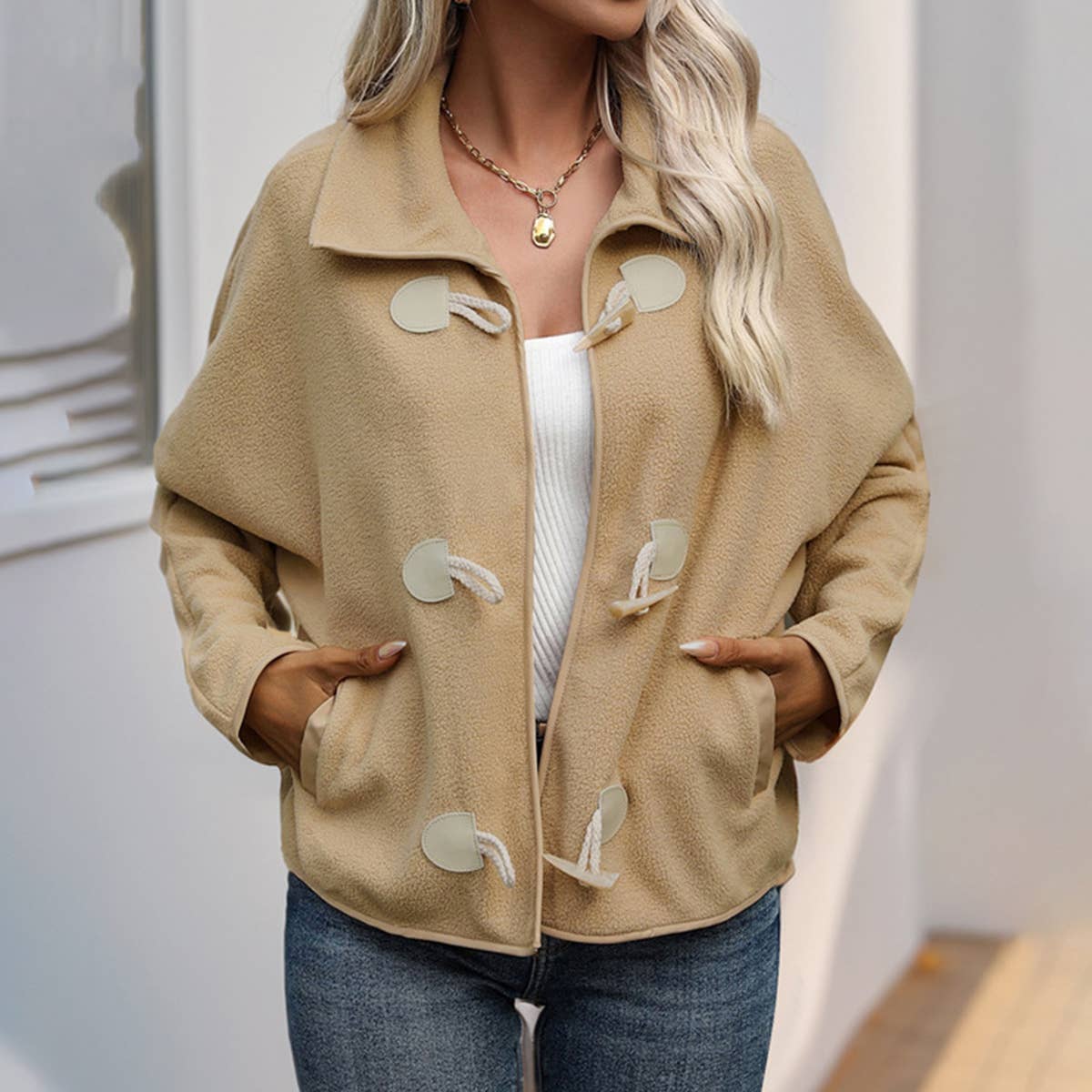 SHORT LOOSE FLEECE LAPEL HORN BUTTON JACKET