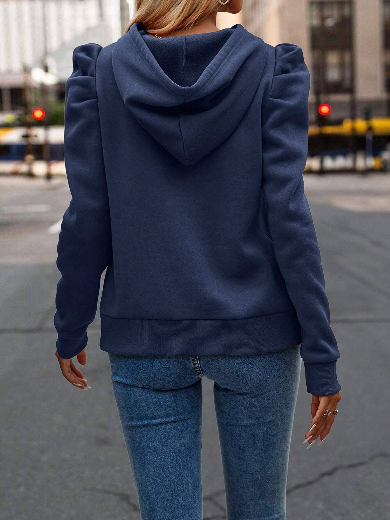 Fashionable hooded long sleeve casual sweatshirt
