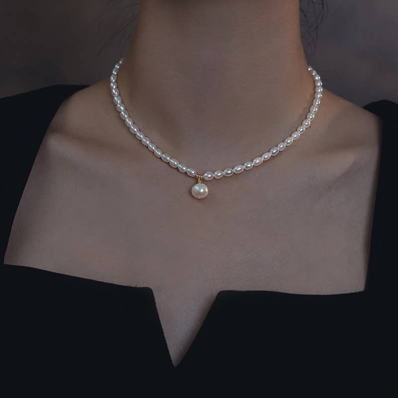 Fashionable Bahak freshwater pearl necklace