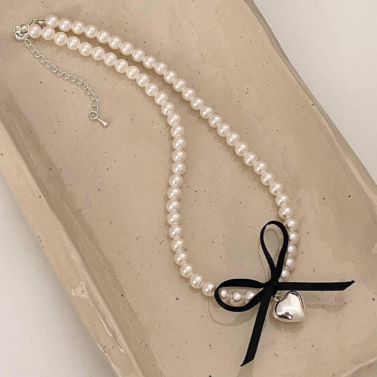 BOWKNOT DOUBLE PEARL HEART PENDANT NECKLACE_CWAJE3080