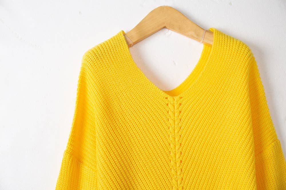 V-NECK LONG-SLEEVED SOLID PULLOVER SWEATER