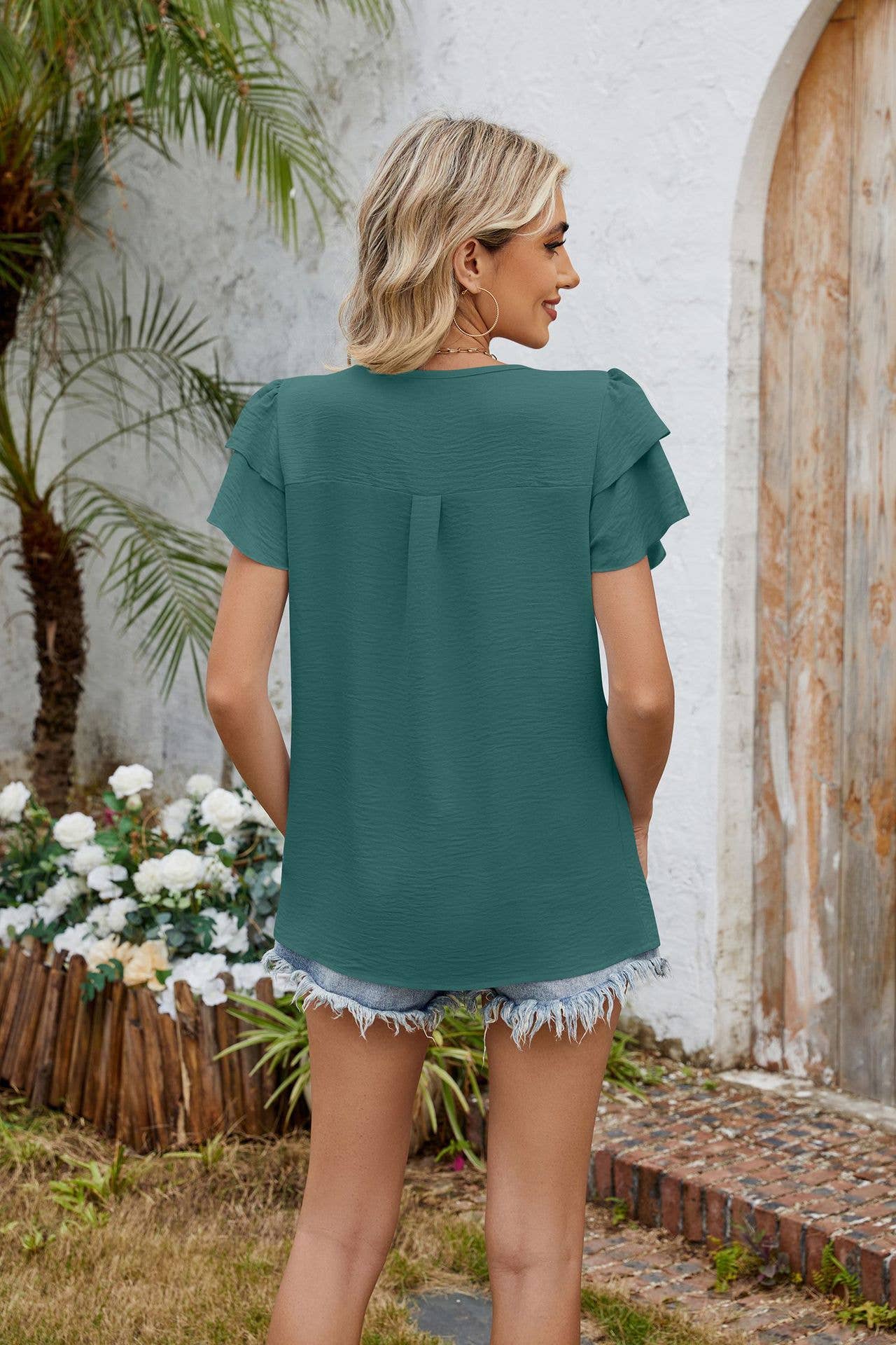 V-neck cutout double-sleeved chiffon T-shirt