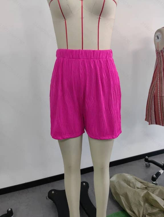 Solid-color high-waisted textured casual shorts