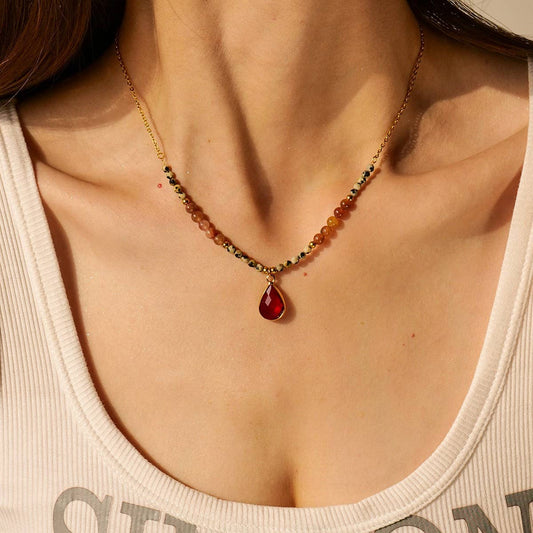 RED PENDANT ELEGANT AND LUXURIOUS CLAVICLE CHAIN_CWAJE1424