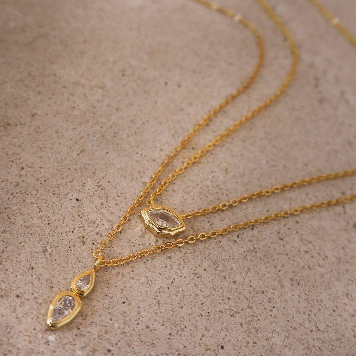 Zirconia Oval Round Pendant Necklace_CWMM5291