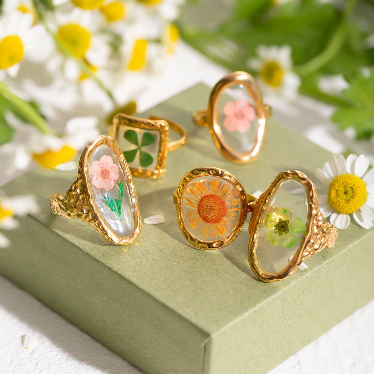 ROUND PRESERVED DRIED FLOWER RING
