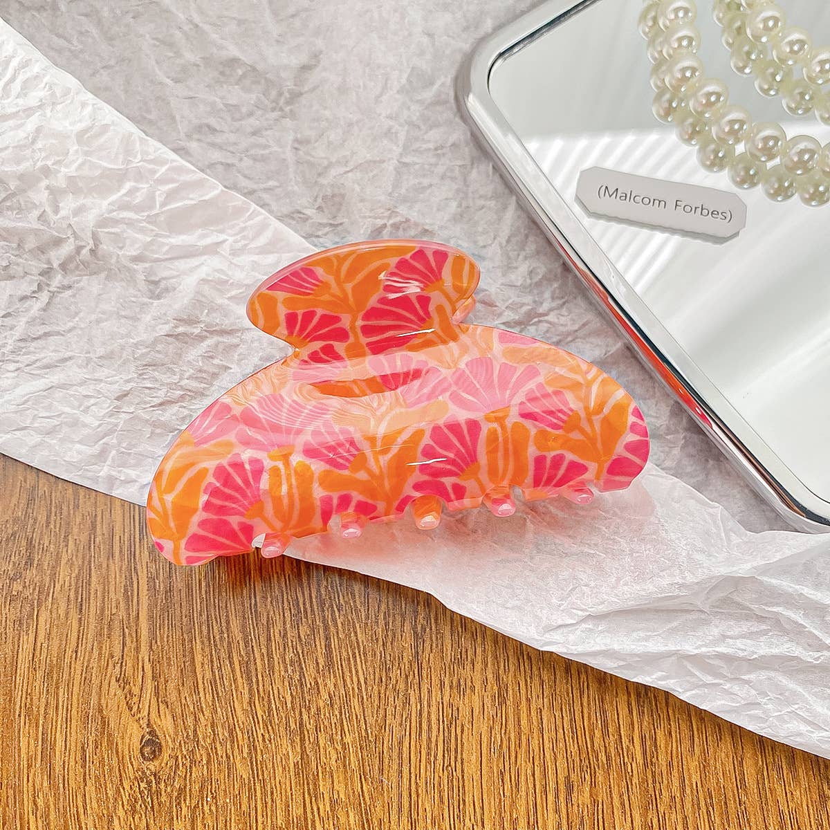 Retro and elegant floral print grab clip