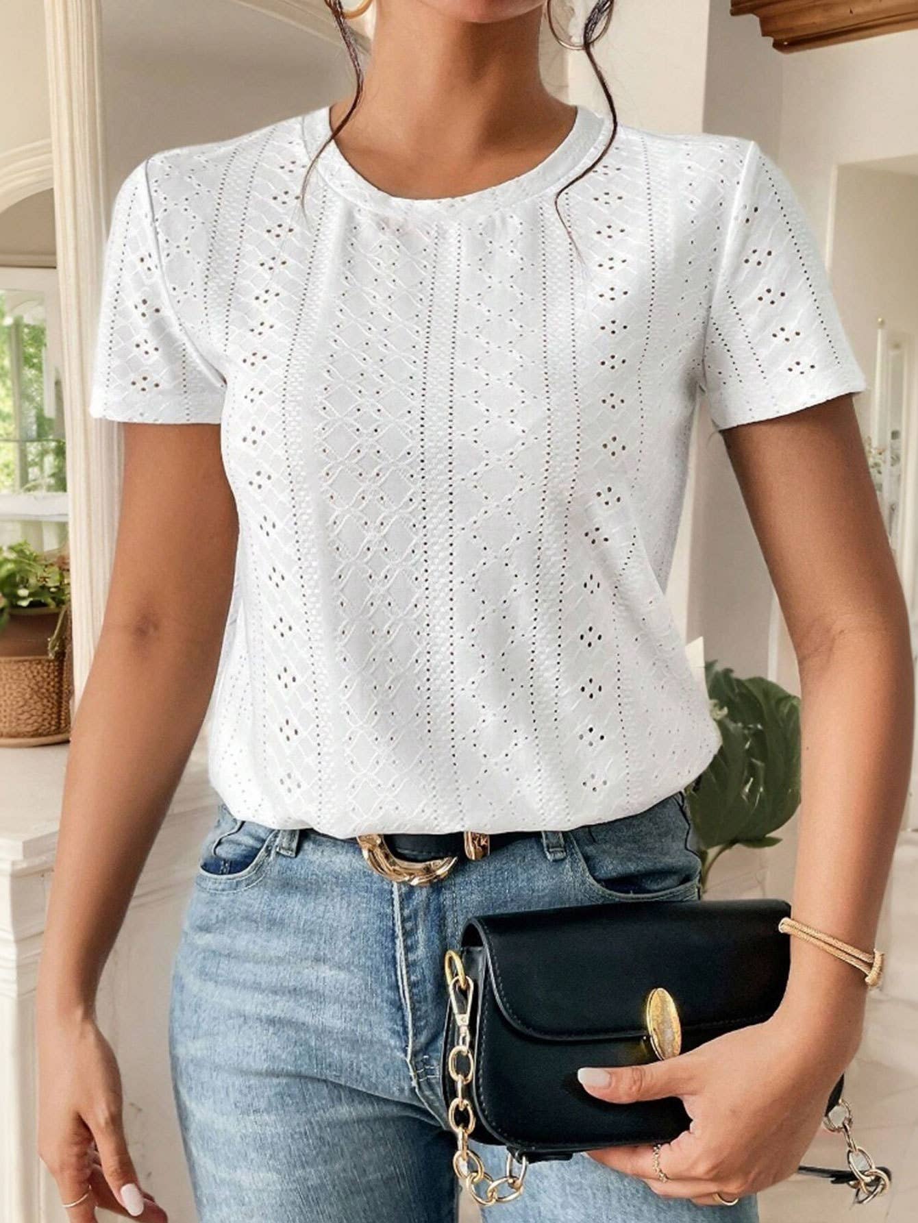 Elegant Slim Fit Short Sleeve Minimalist T-Shirt