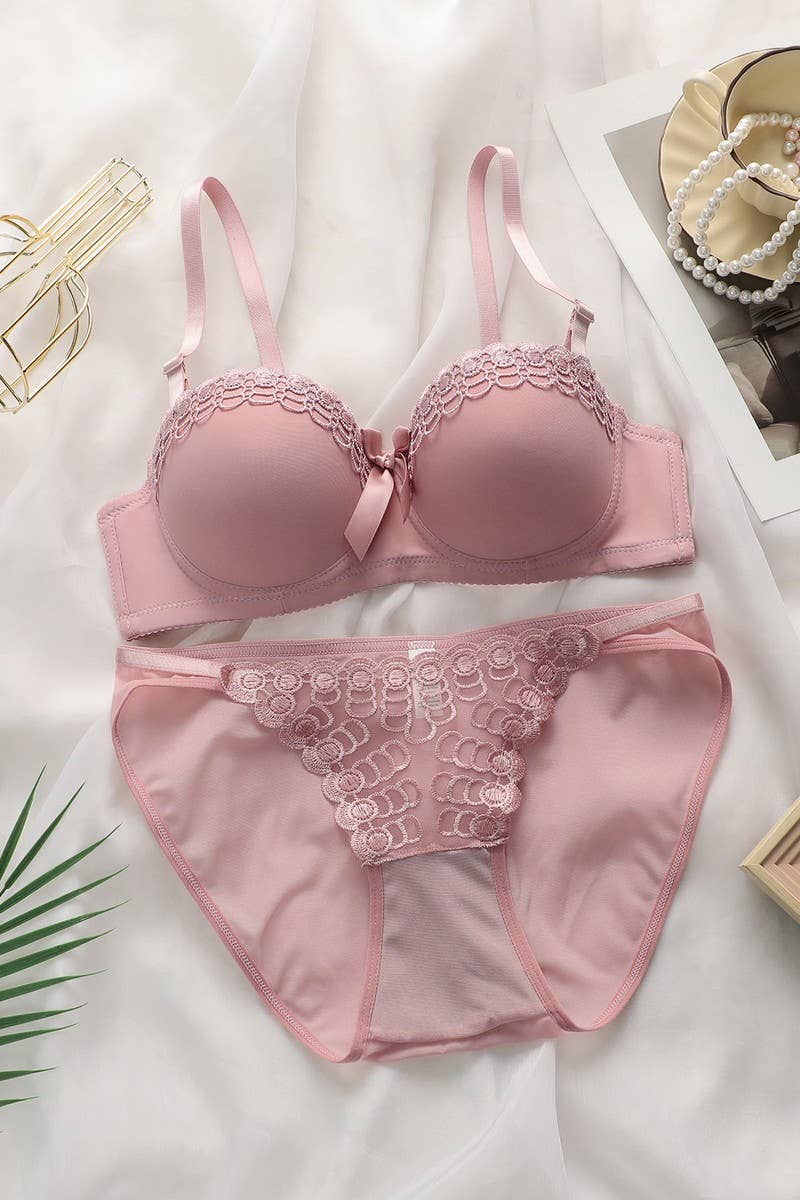 CWMU00266_EMBROIDERED BUTTERFLY UNDERWIRE BRA & PANTY SET