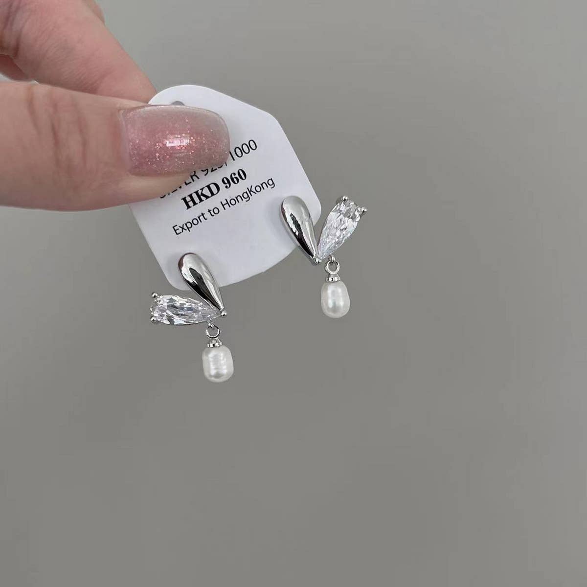 LOVE FRESHWATER PEARL STUD EARRINGS