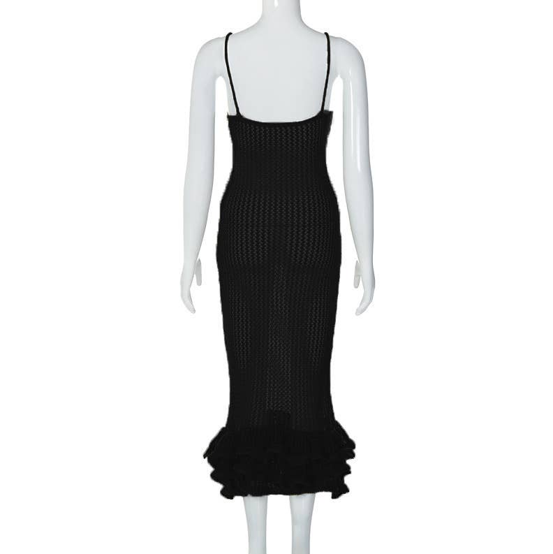 SLIM-FIT KNITTED DRESS WITH BACKLESS WOODEN EARS