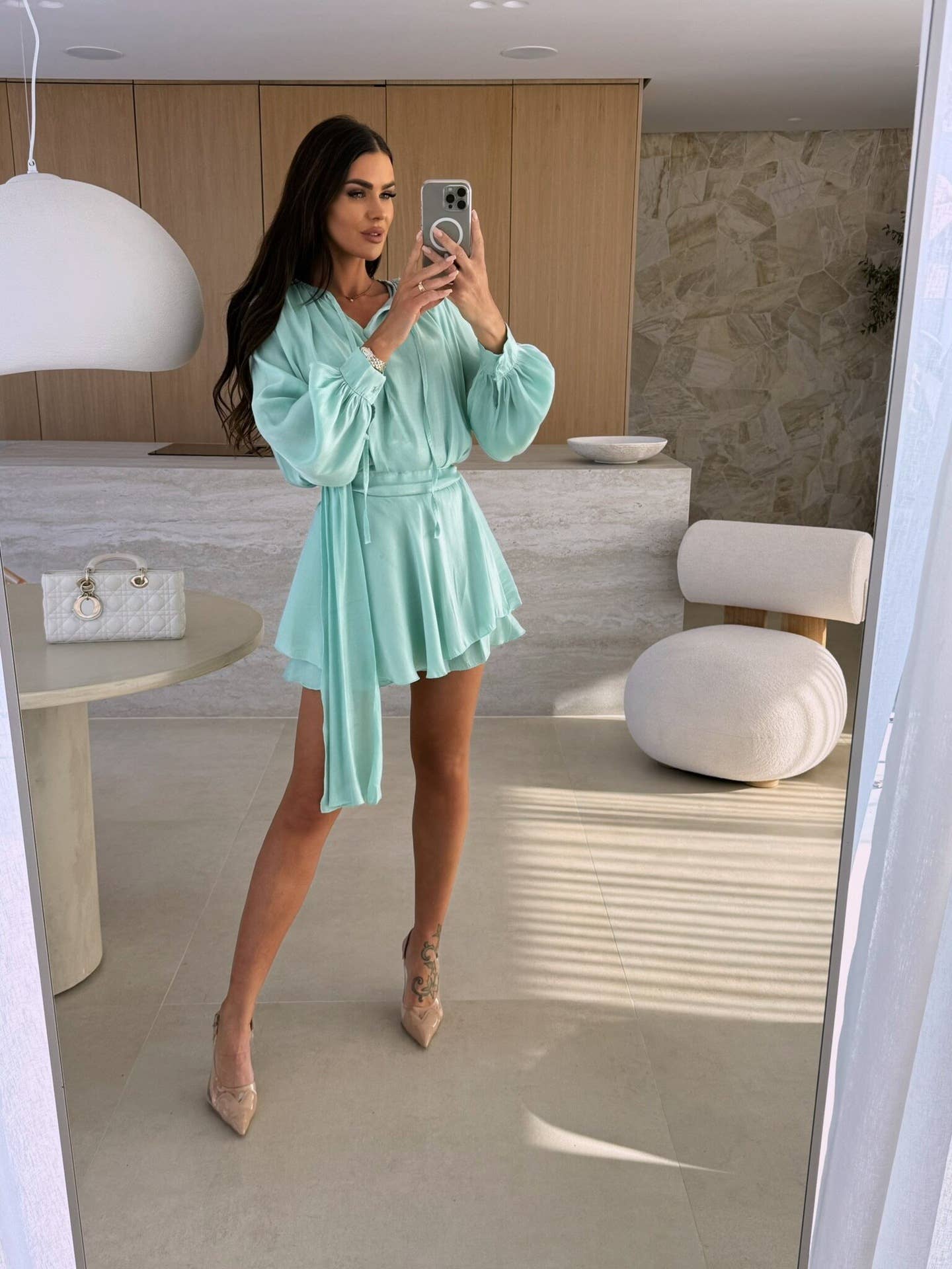 Solid-color long-sleeved V-neck lace-up dress