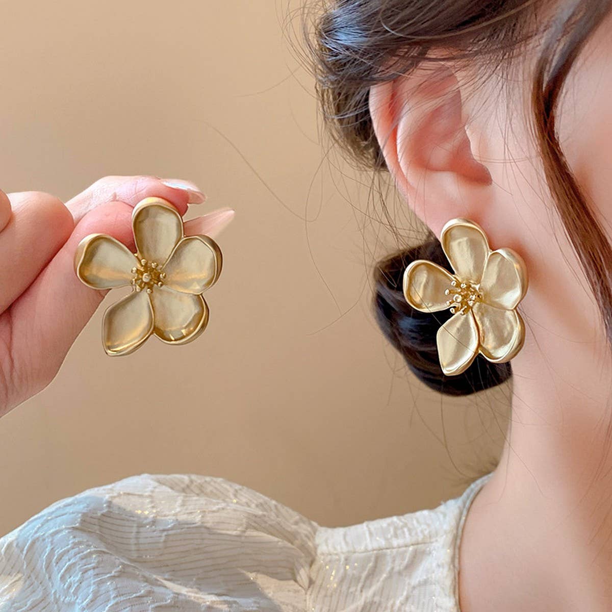 FLOWER TEMPERAMENT FASHION EARRINGS