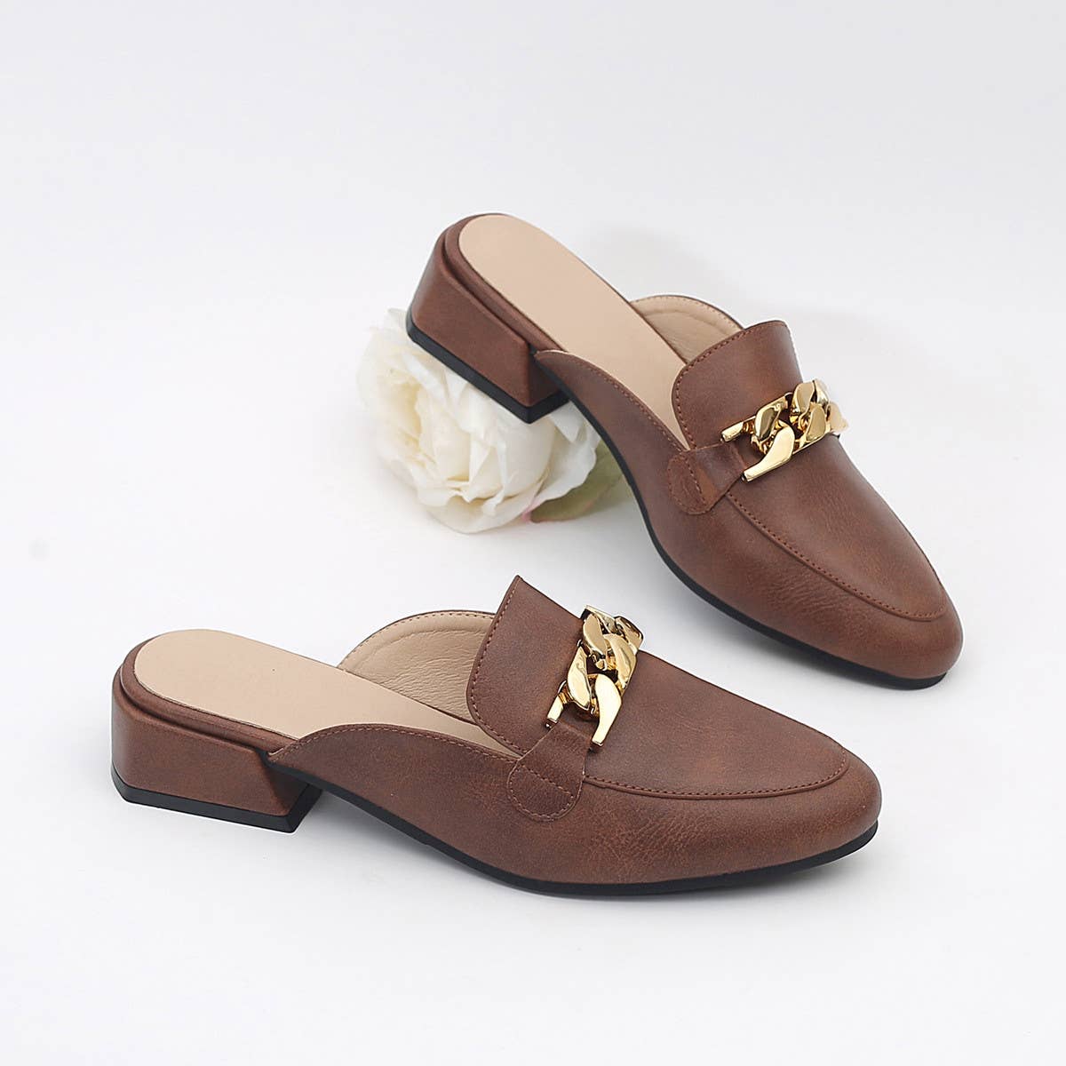 VERSATILE ROUND TOE PLUS SIZE MULES