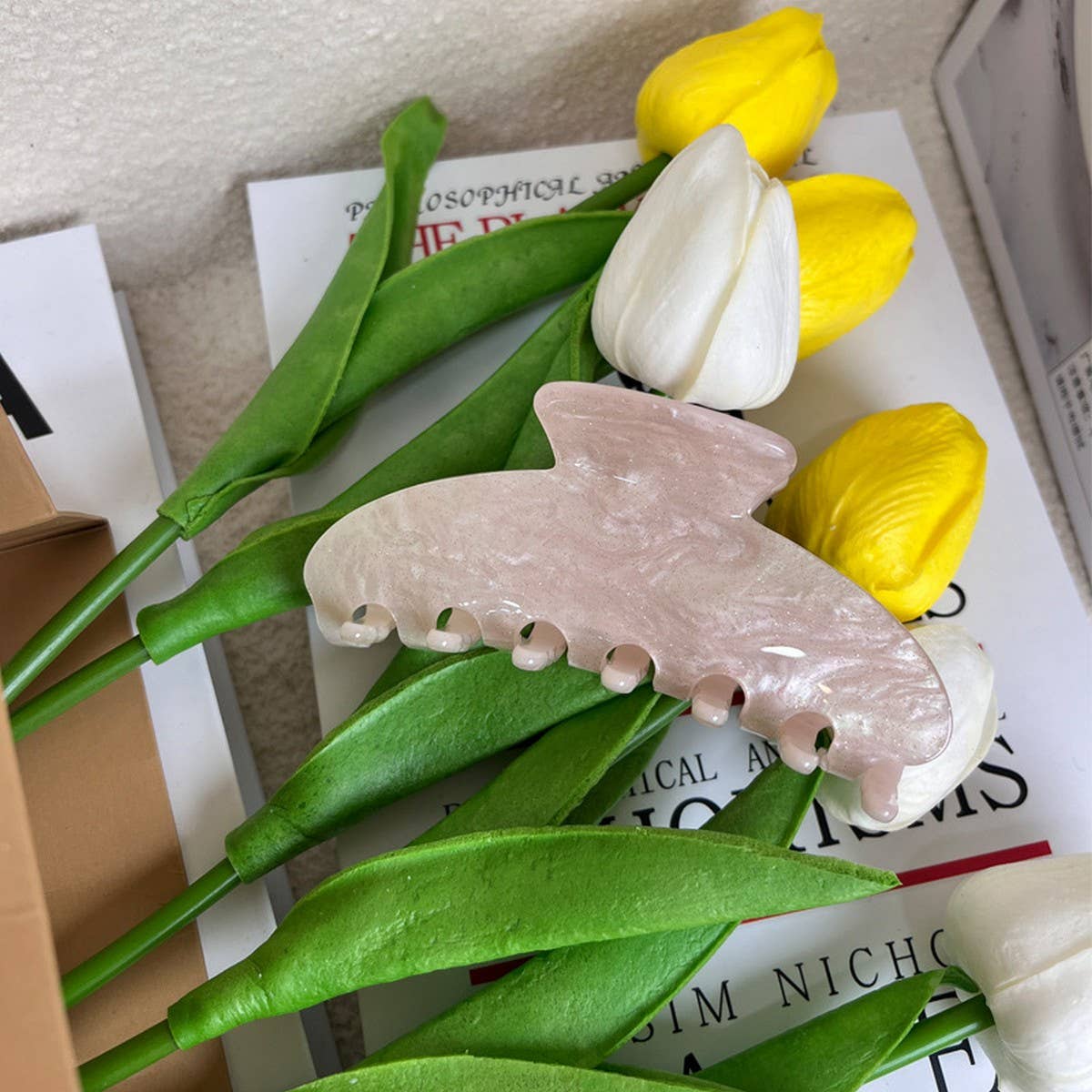 French quicksand acrylic hairpin retro shark clip