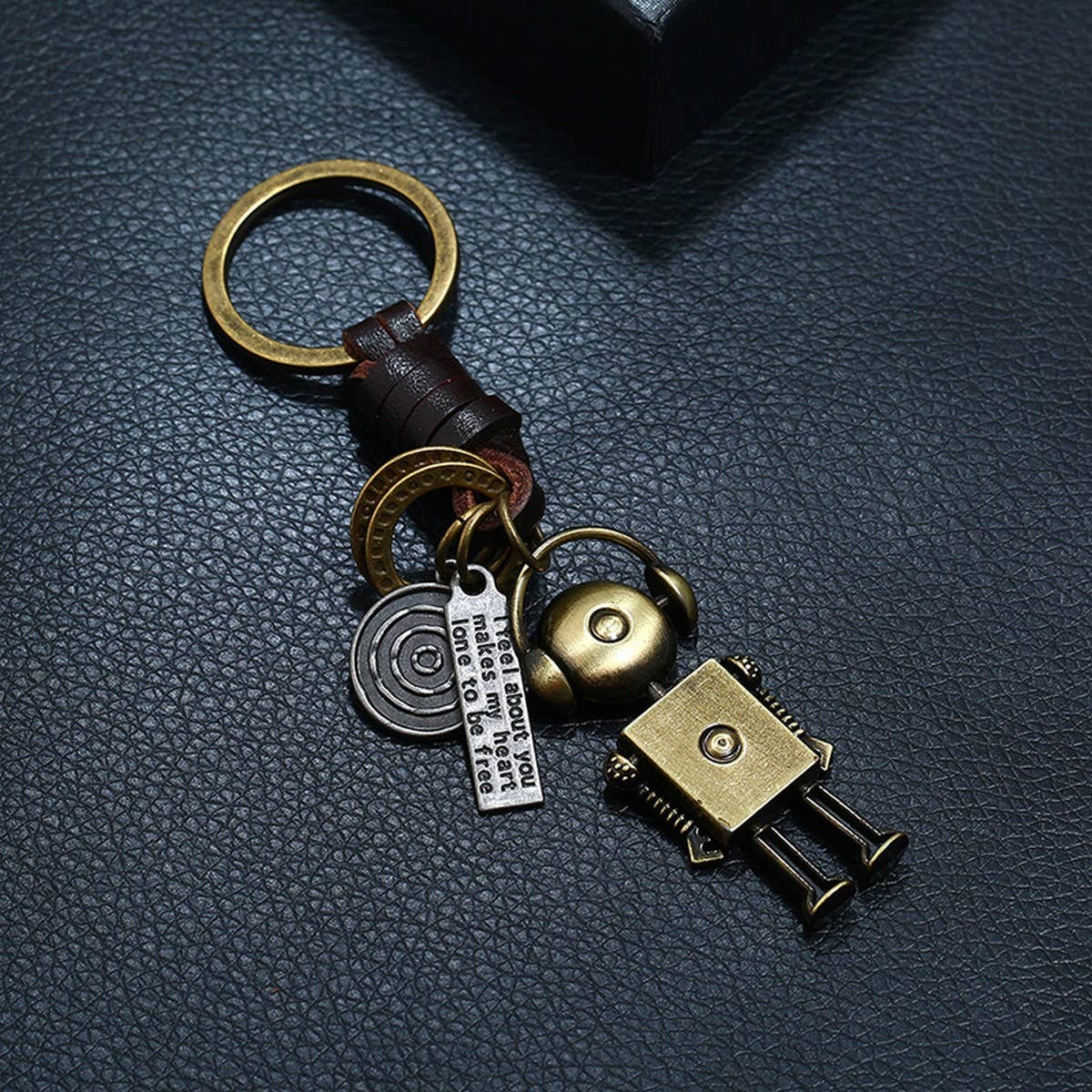 CREATIVE MOVABLE ROBOT COWHIDE KEYCHAIN