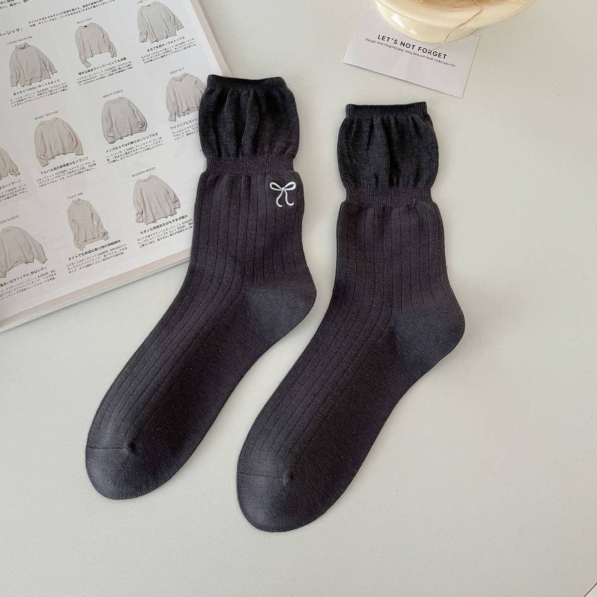 WOMEN'S VERSATILE EMBROIDERED BOW BONELESS SOCKS