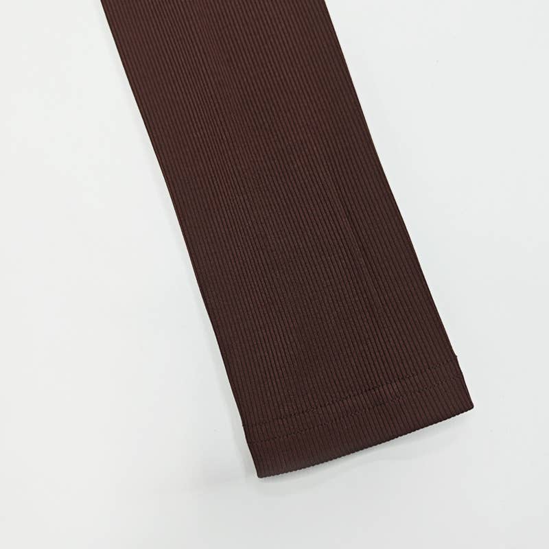 Semi-high-neck, cut-out, waist-cinching base top