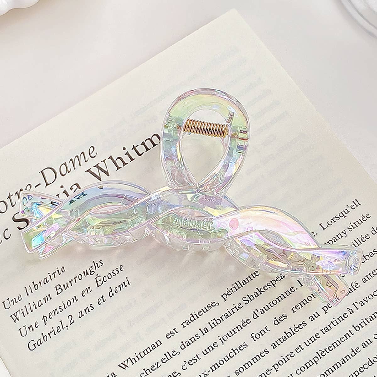 Pearlescent iridescent mermaid princess gripper