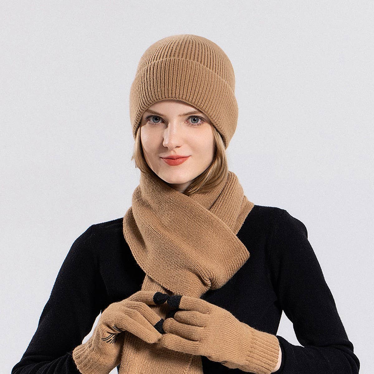 WINTER WARM OUTDOOR HAT GLOVES SCARF SET