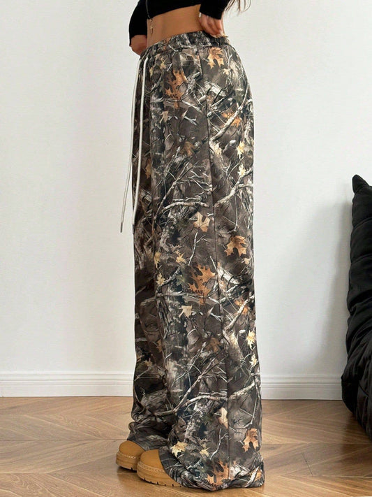 Waisted camouflage printed wide-leg pants
