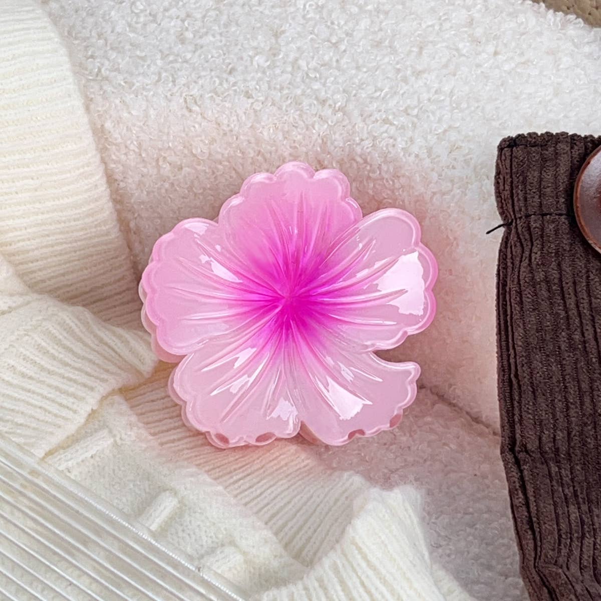 Summer wavy flower hair clip for seaside vacation