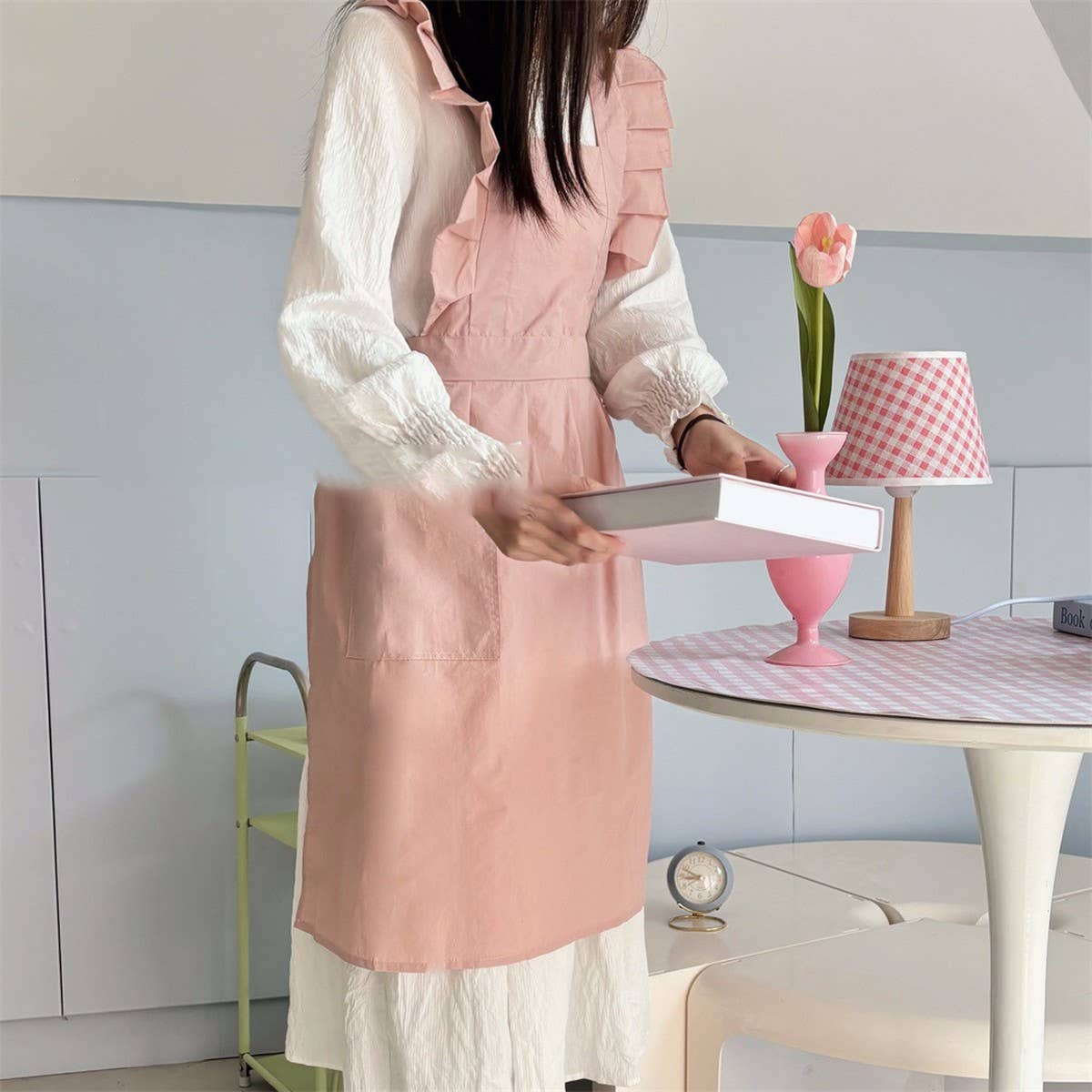 WATER-RESISTANT NYLON FLORAL RUFFLE CROSS APRON