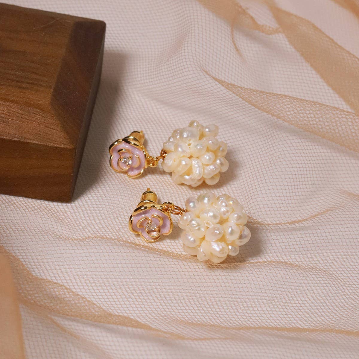 RETRO FASHION ZIRCON ROUND PEARL EARRINGS_CWAJE3792