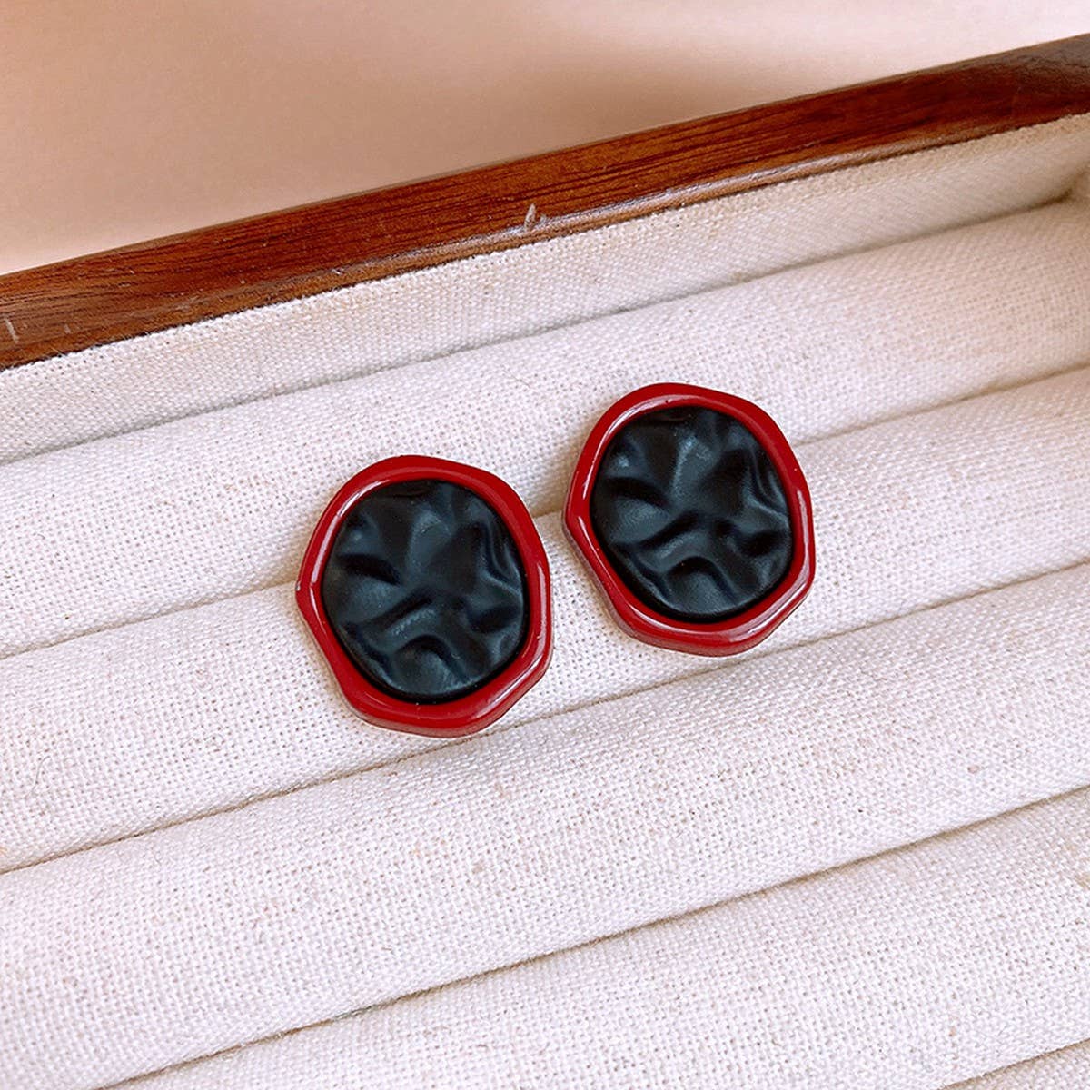 VINTAGE RED PLEATED OVAL EARRINGS