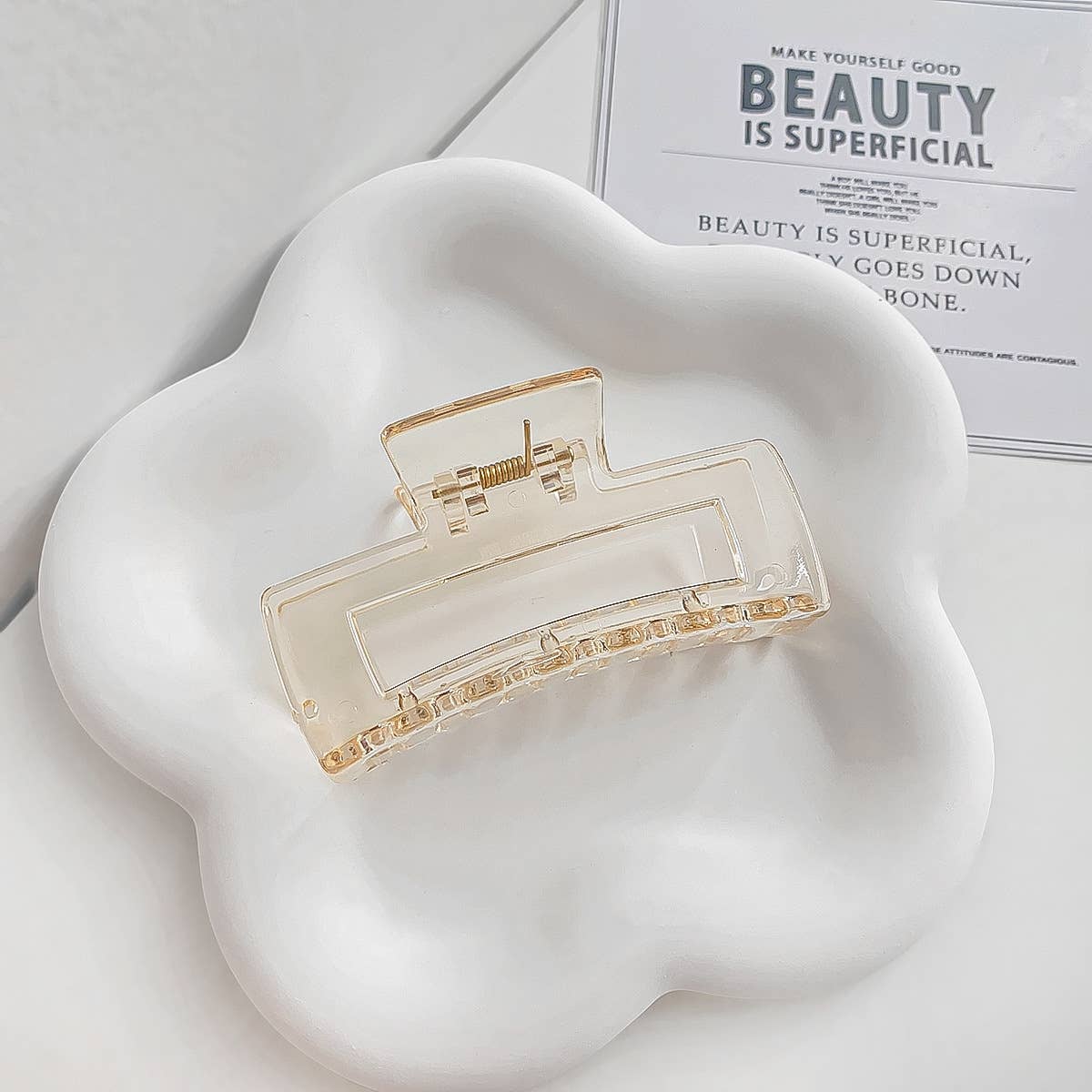 Arc-shaped semi-circular transparent gripper