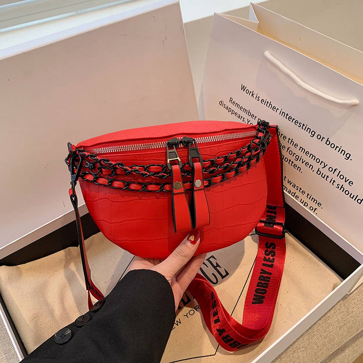 VERSATILE CHAIN FASHION CHEST BAG_CWAB2085