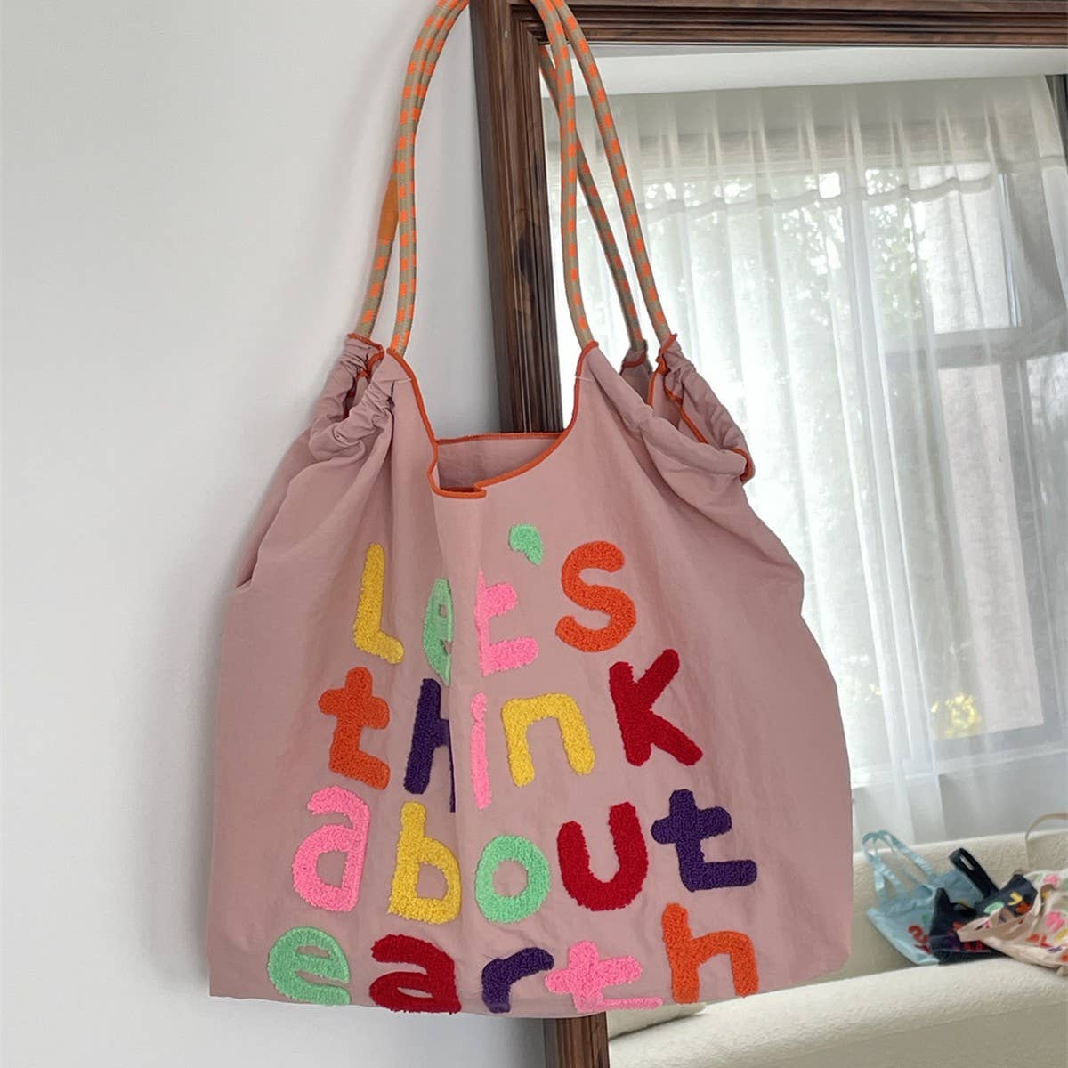 CWAB5800_LARGE CAPACITY EMBROIDERED CANVAS SHOULDER BAG