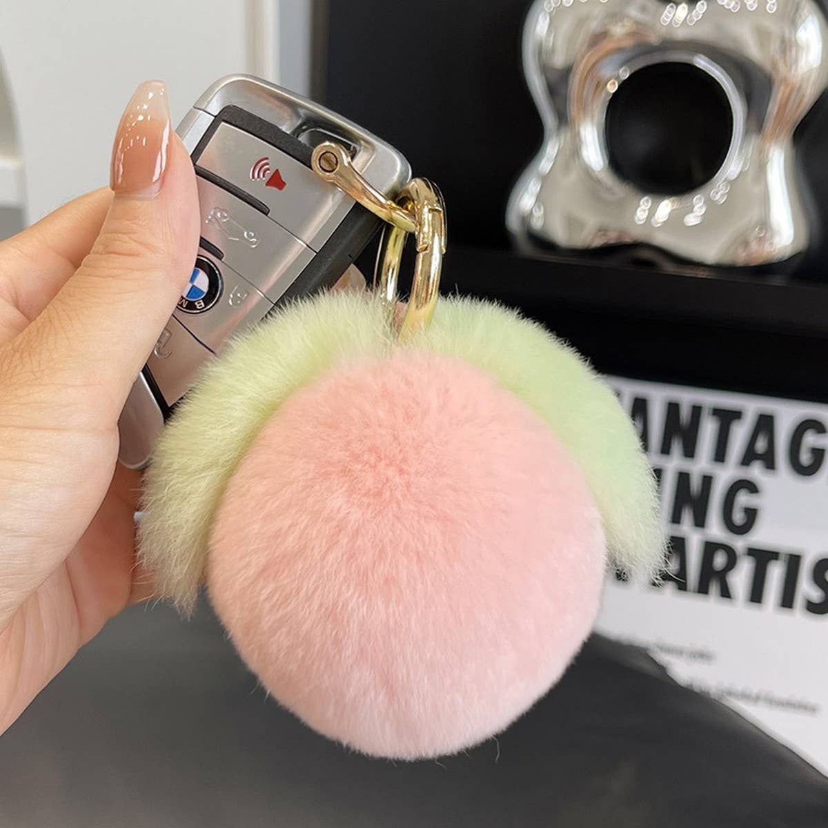 CUTE LITTLE PEACH CAR KEYCHAIN BAG PENDANT GIFT