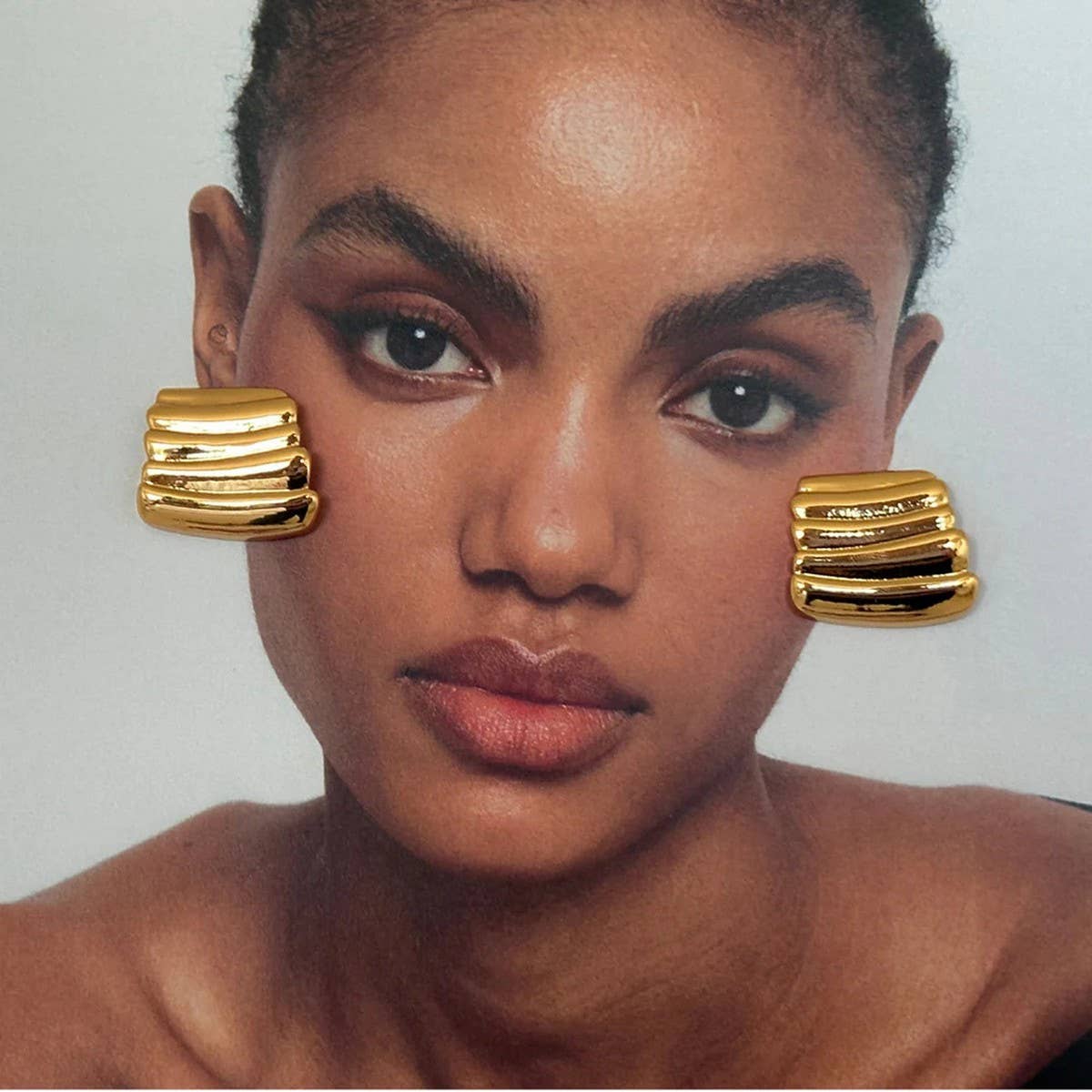 SIMPLE GEOMETRIC SQUARE WAVE TEXTURE EARRINGS_CWASC1652