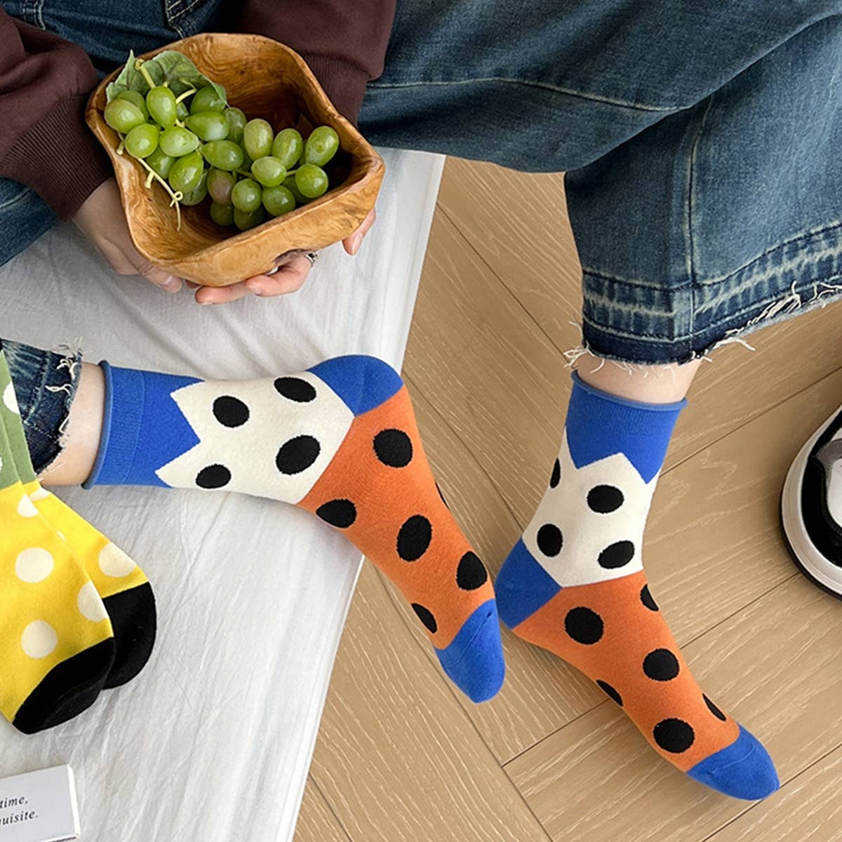 ALL-SEASON PURE COTTON MID-TUBE POLKA DOT SOCKS_CWMS0535