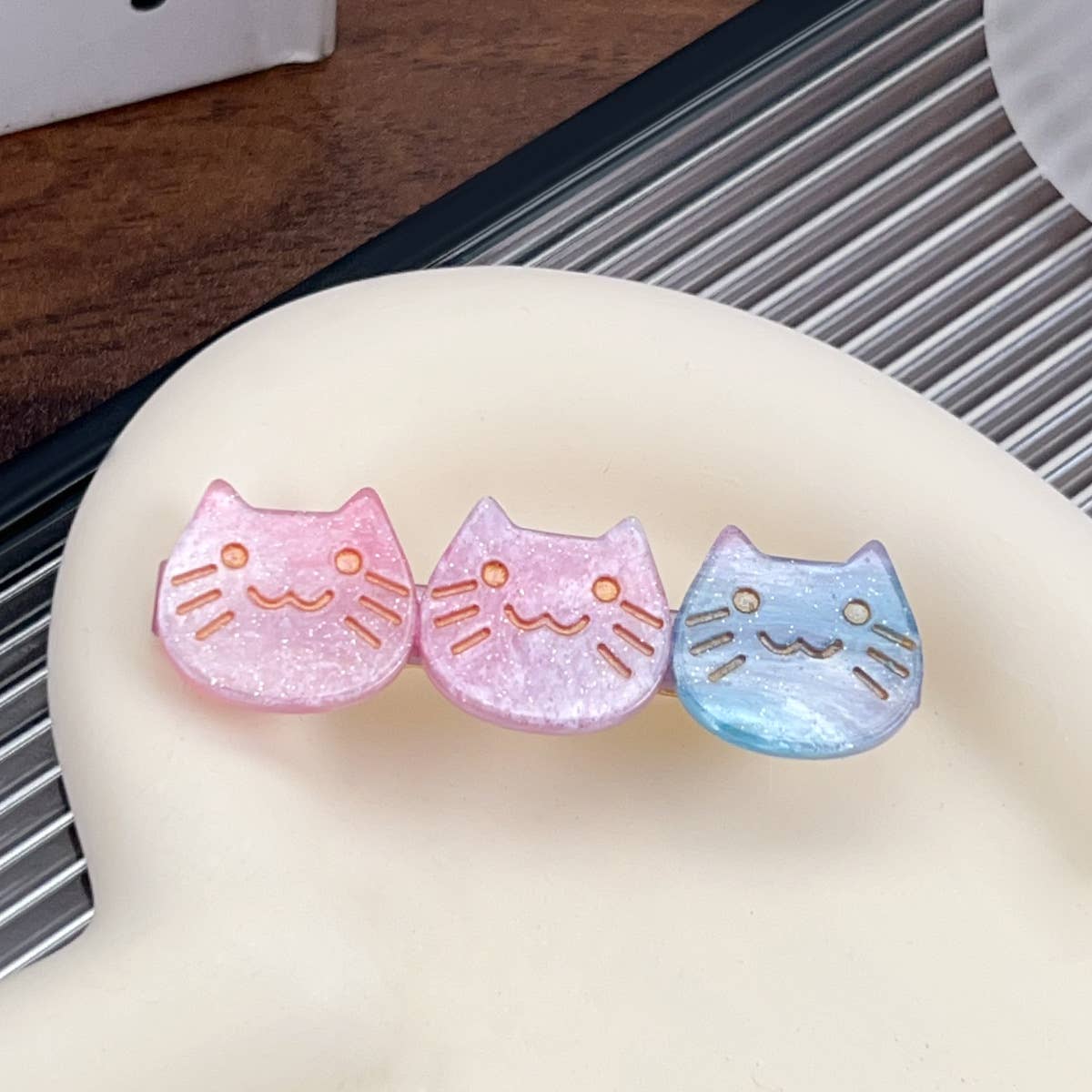 Side clip with sweet and elegant bangs hair clip