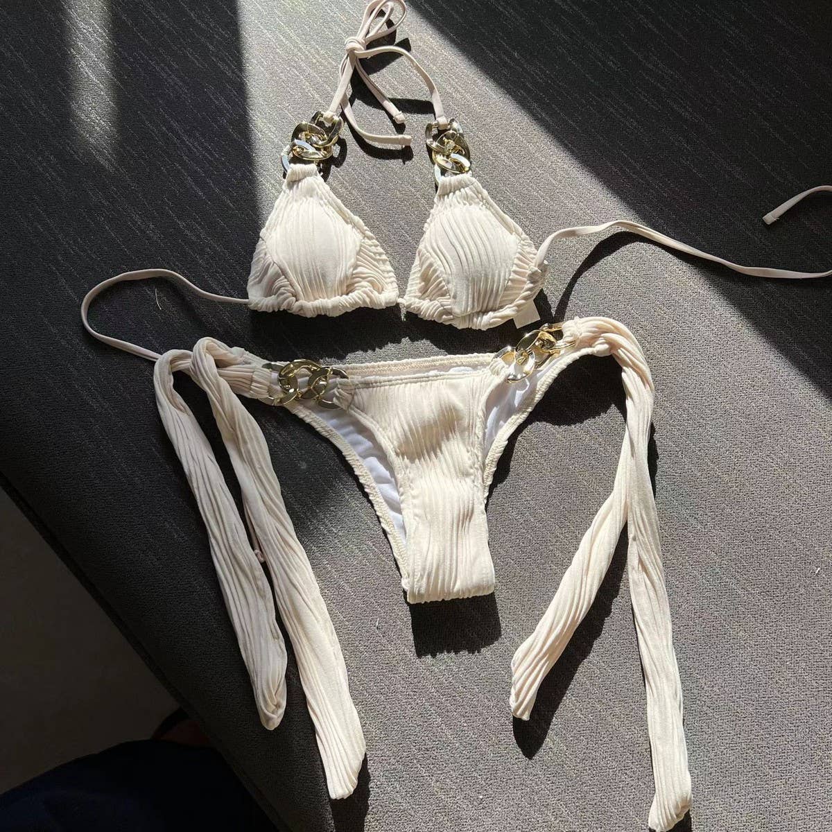 ACRYLIC CHAIN DETAIL BIKINI SET - SEXY SWIMSUIT_CWMW0921