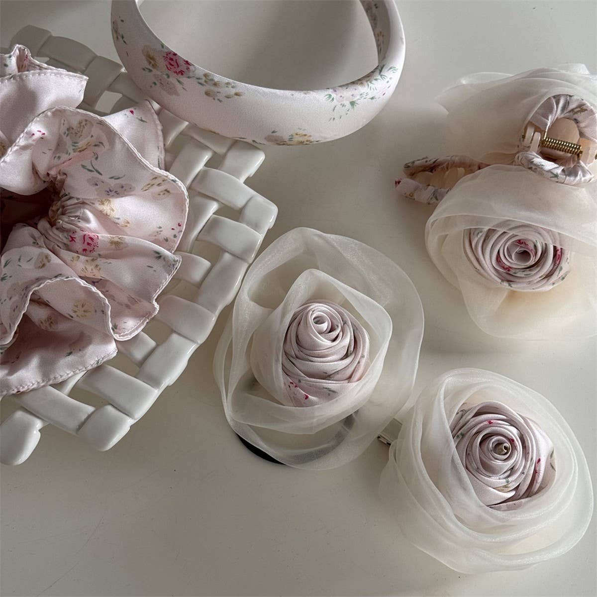 SWEET ROSE PINK HAIR CLIP HAIR ACCESSORY