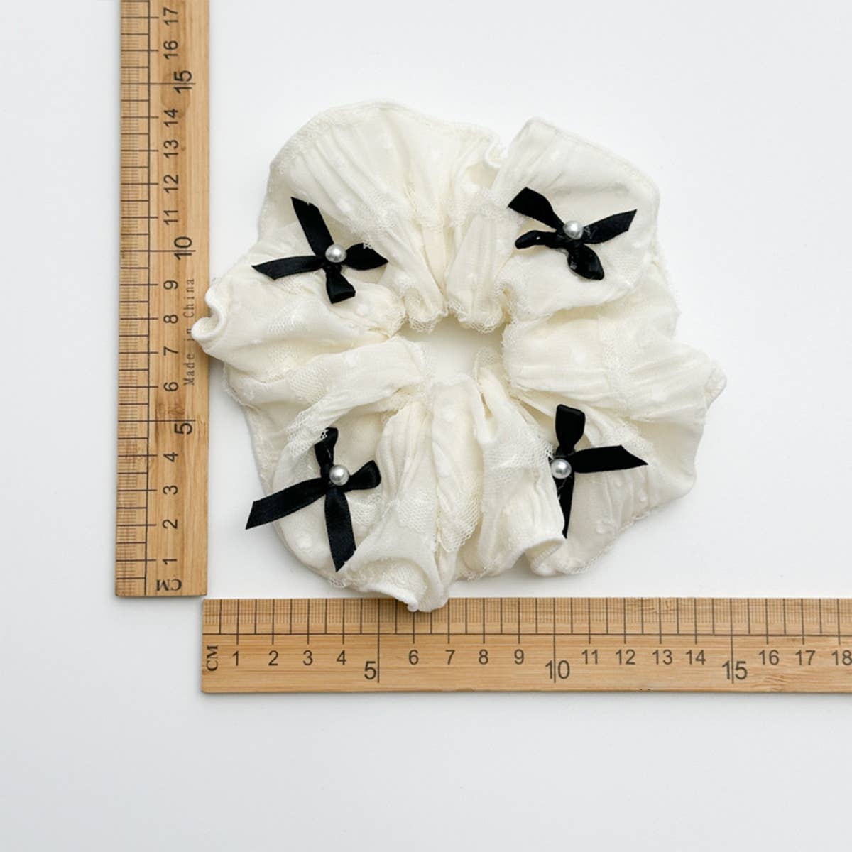 CONTRAST COLOR BOW PEARL LACE HAIR TIE