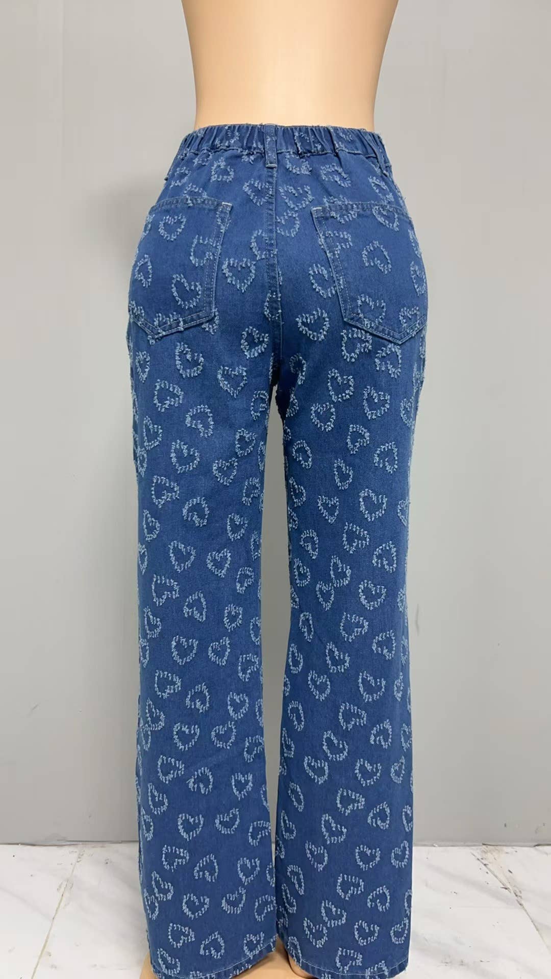 Heart-shaped crocheted washed straight-leg jeans