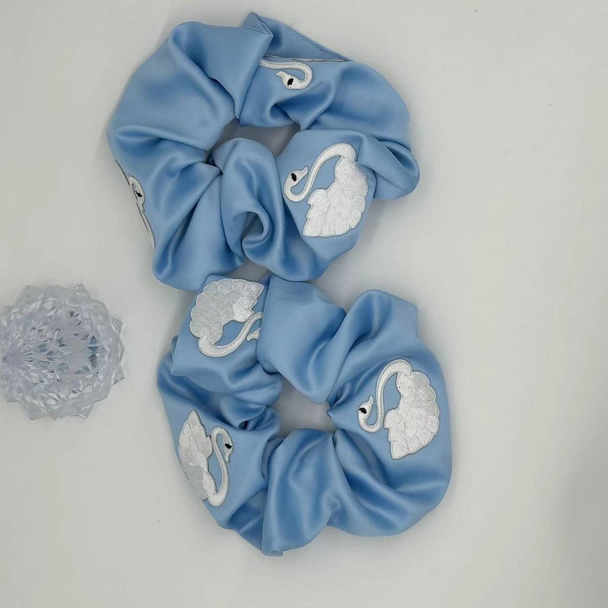 VINTAGE WHITE SWAN EMBROIDERED SATIN HAIRBAND