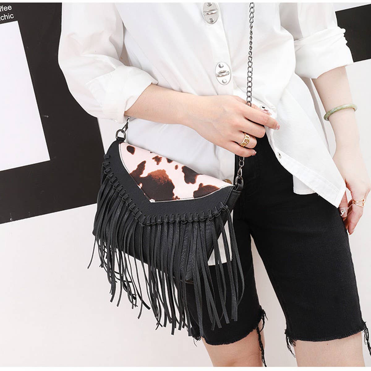 CWAB4565_LEOPARD PRINT TASSEL CHAIN SHOULDER BAG