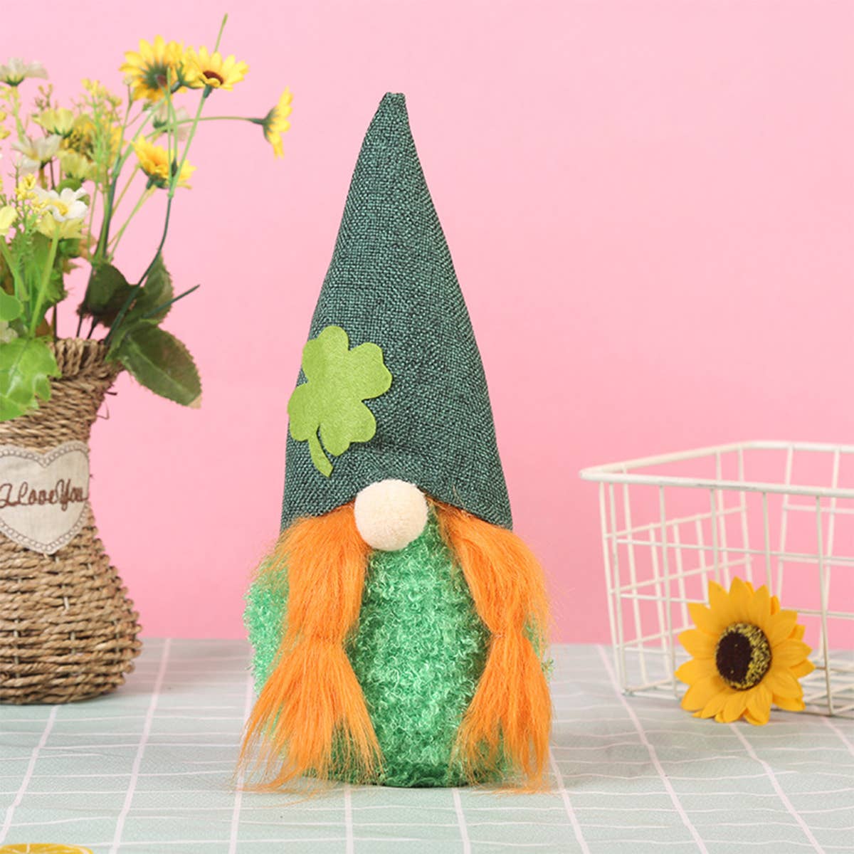 CWMM9482_ST. PATRICK'S DAY FACELESS DOLL ORNAMENT