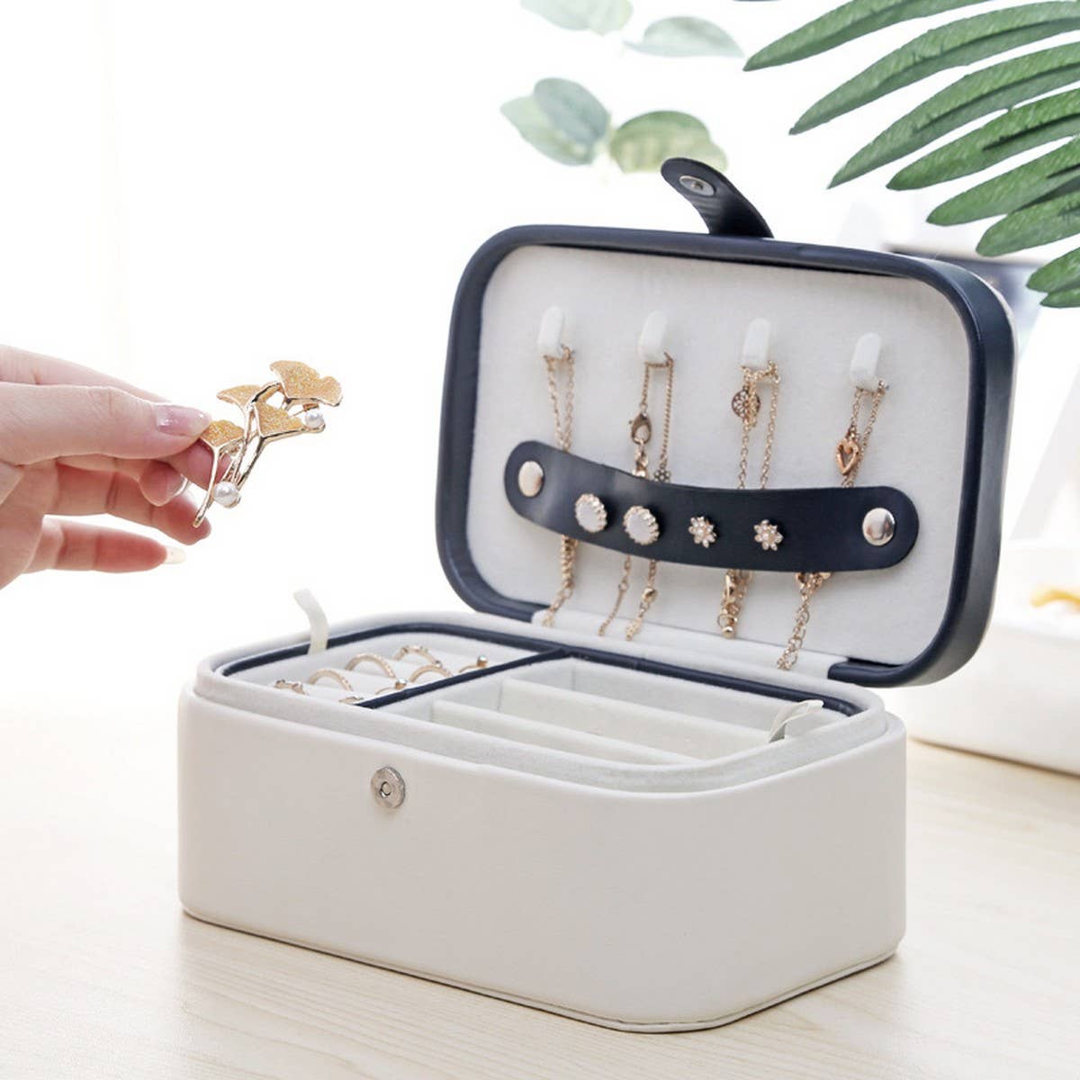 CUTE BUTTON TRAVEL JEWELRY STORAGE BAG