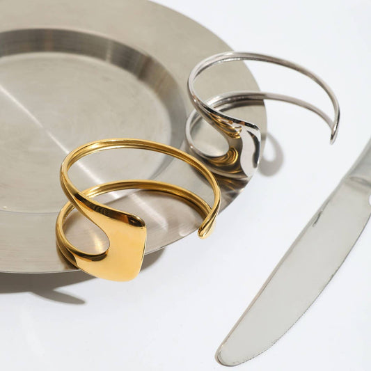 Stylish 18K Gold Titanium Double Hollow Bracelet_CWAJE4693