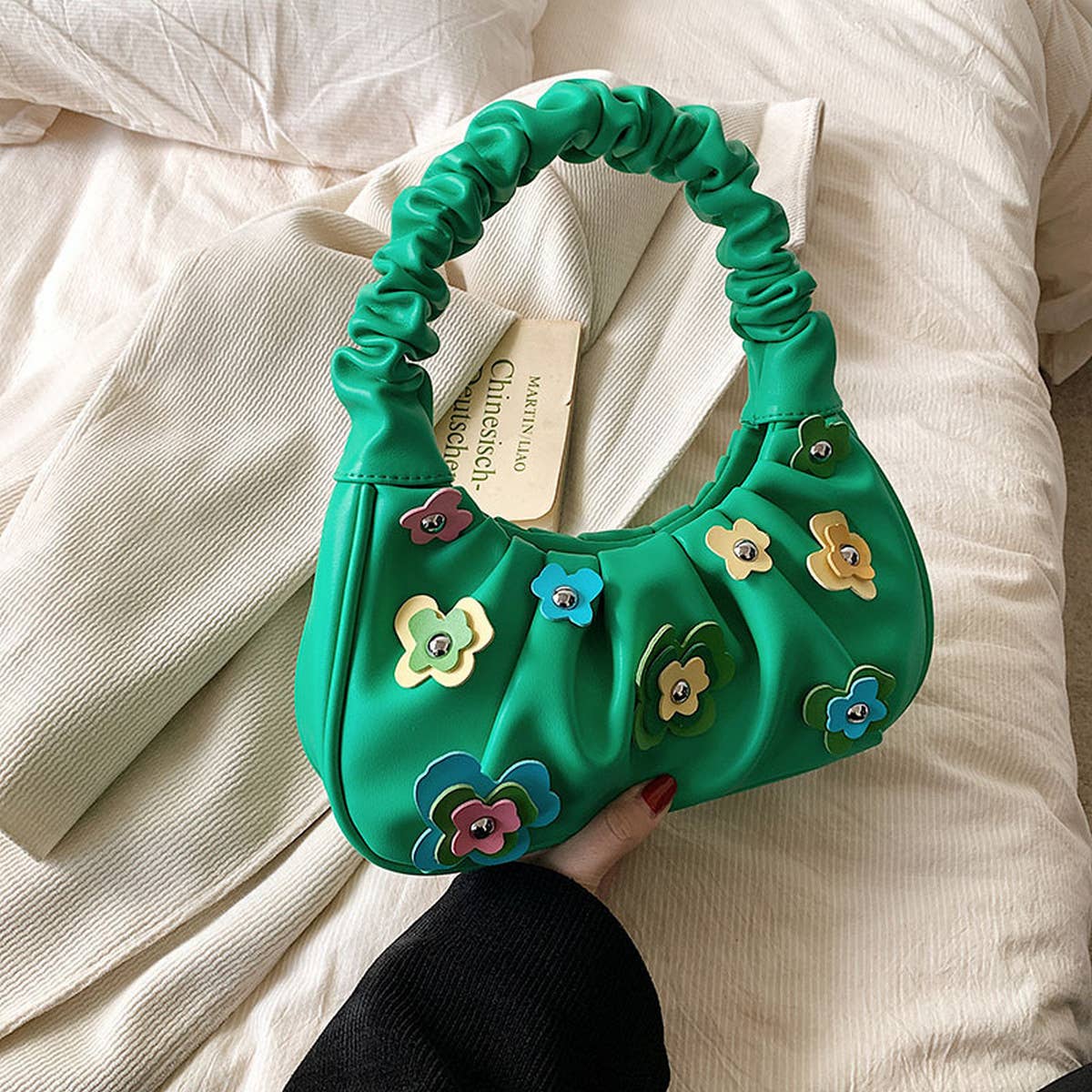 FASHIONABLE PLEATED SHOULDER BAG_CWAB1586