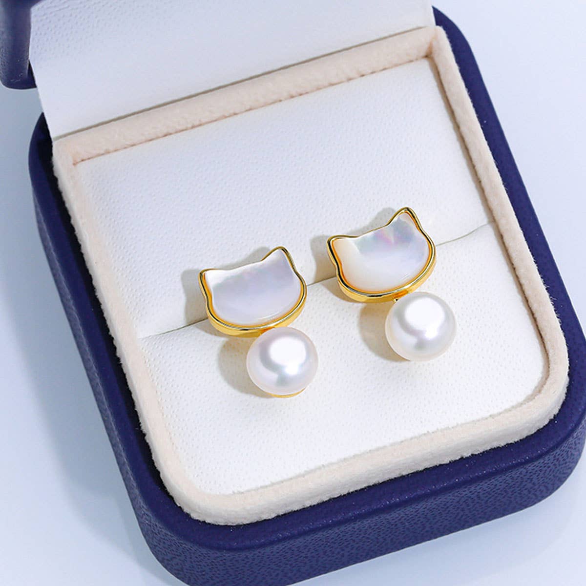 Pearl 925 silver needle cat shell stud earrings