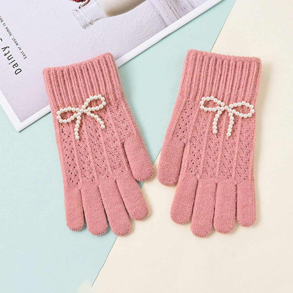 CWAG00586_WOMEN WINTER KNIT BOW PEARL TOUCHSCREEN GLOVES