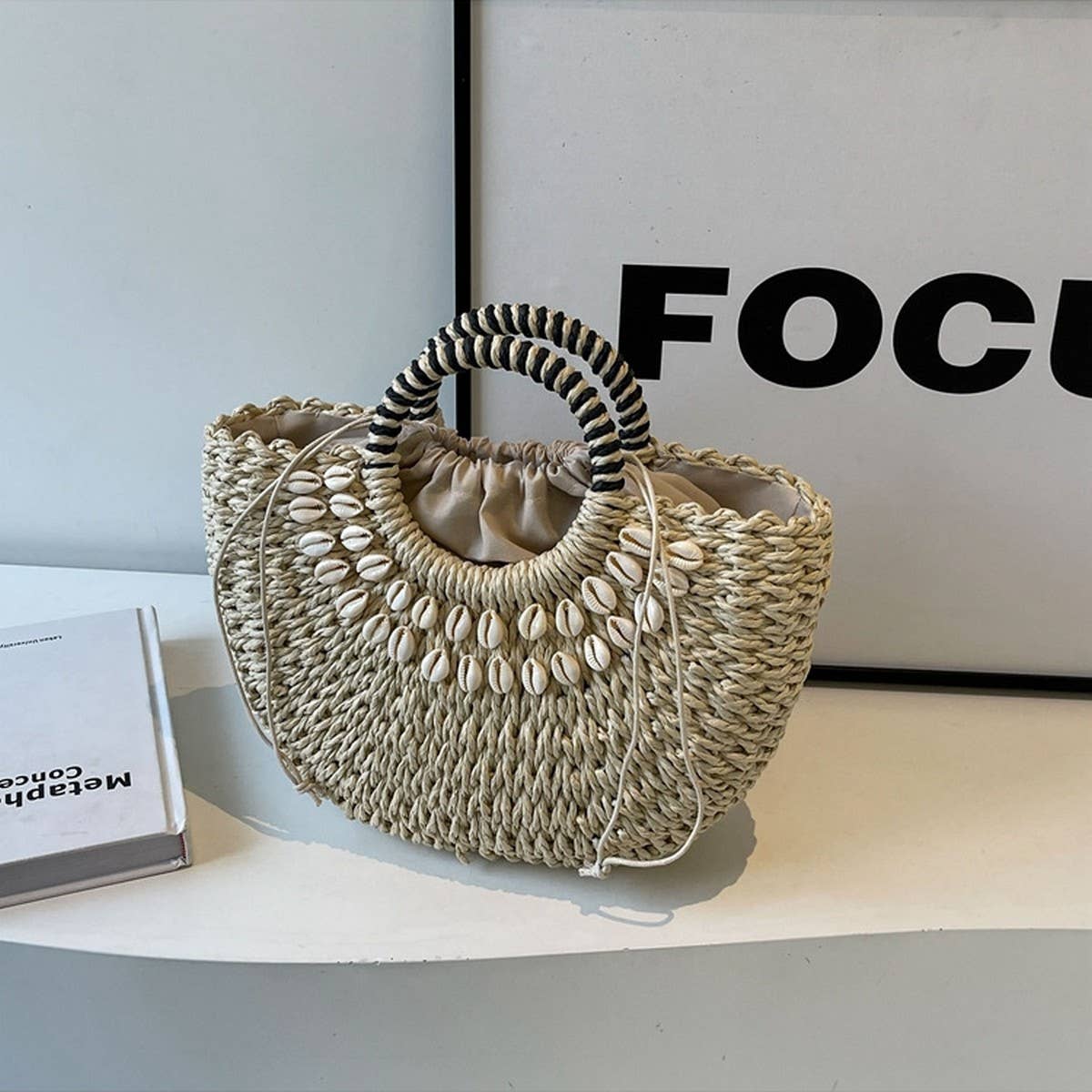 RETRO SEMICIRCLE FASHIONABLE SHELL WOVEN BAG_CWAB2316