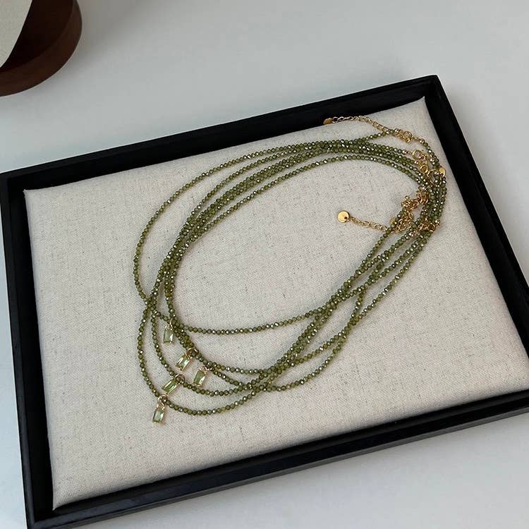 Simple and light luxury green zircon necklace